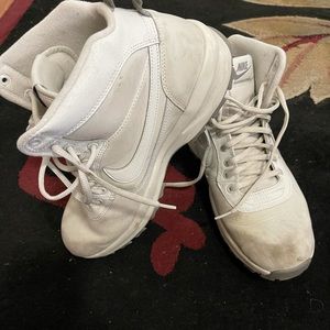 Nike manoadome size 11